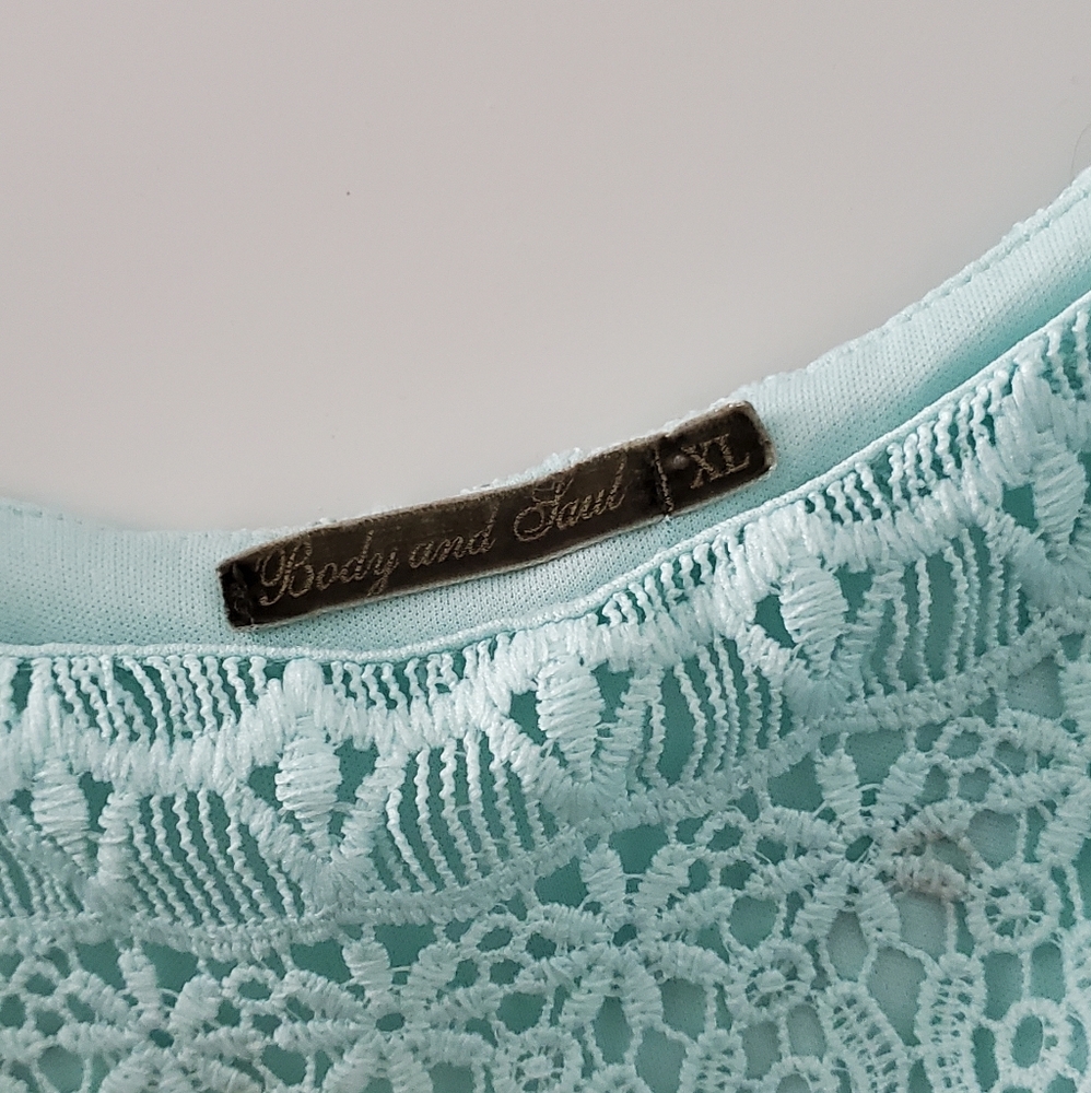 Lace top - Picture 3 of 3